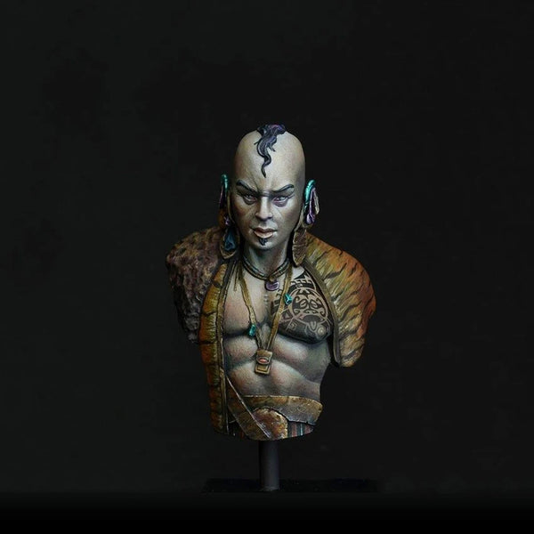 1/10 Alien Warrior with Ridged Head and Armor, Resin Model Bust Kit, Fantasy Theme, Unassembled and Unpainted