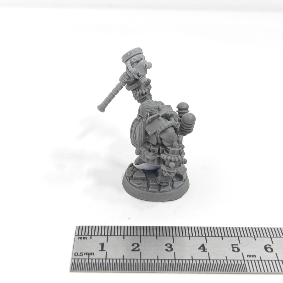 Steampunk Dwarf Engineer with Cannon 50mm Resin Figure Kit - resin model view 4