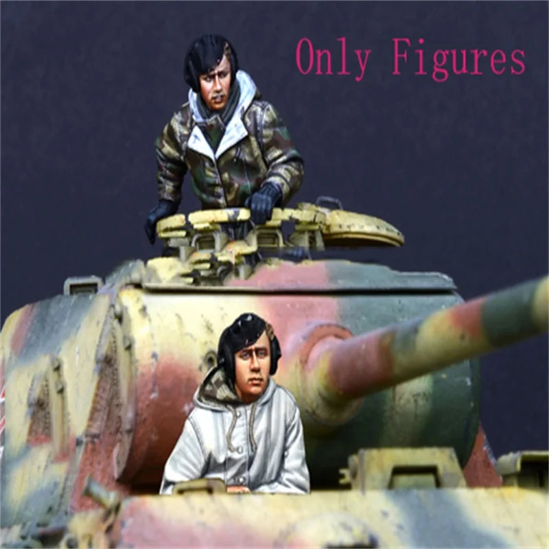 1/35 WWII Soviet Soldiers with Tank, 2 Figures, Resin Model Diorama Kit, Unassembled and Unpainted