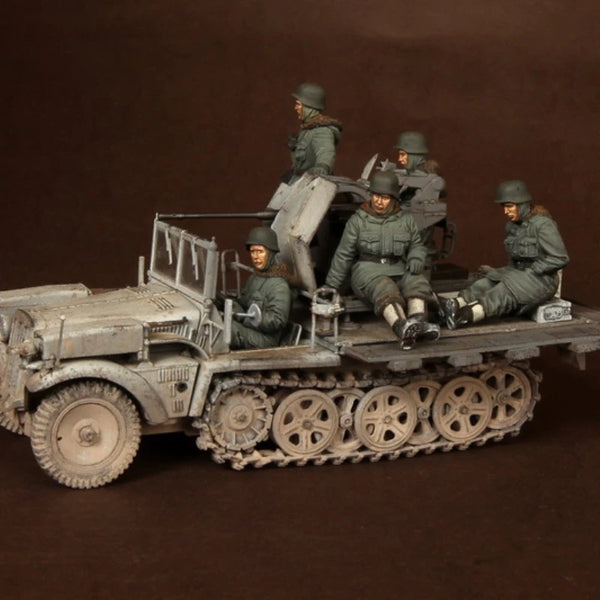 1/35 WWII German Infantry & Vehicles, 5 Figures, Resin Model Figure Kit, Unassembled and Unpainted