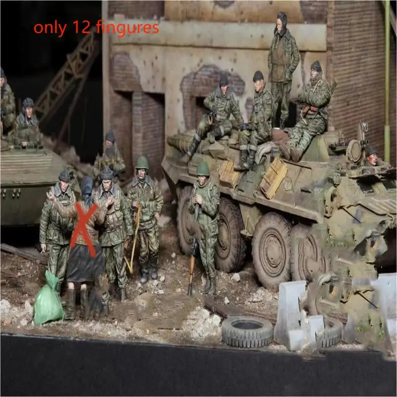 1/35 WWII Soviet Infantry Advancing with Tank Support, 12 Figures, Resin Model Figure Kit, Unassembled and Unpainted