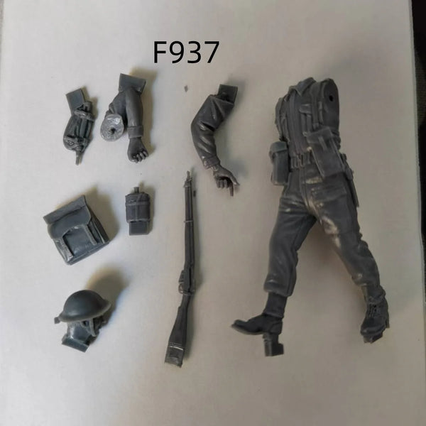 1/35 WWII Soldier with Plate Carrier and Carbine, Resin Model Figure Kit, Unassembled and Unpainted