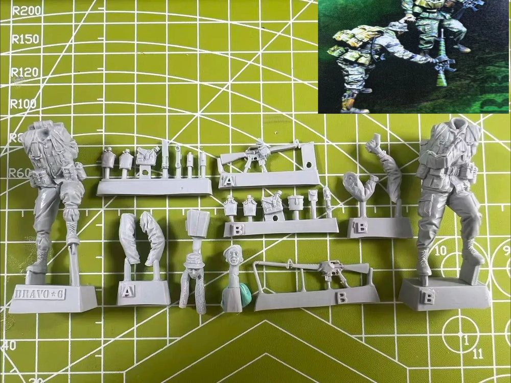1/35 Modern US Marine Corps Team, 2 Figures, Resin Model Figure Kit, Unassembled and Unpainted