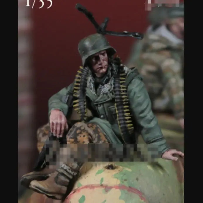 1/35 Modern Soldier with Machine Gun, Resin Model Figure Kit, Unassembled and Unpainted
