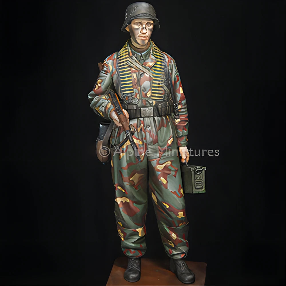 1/16 WWI German Infantryman in Puttees, Resin Model Figure Kit, Unassembled and Unpainted