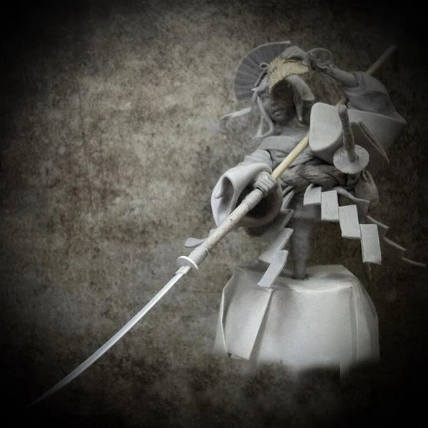 1/10 Female Warrior with Spear and Feathered Wings, Resin Model Bust Kit, Fantasy Theme, Unassembled and Unpainted