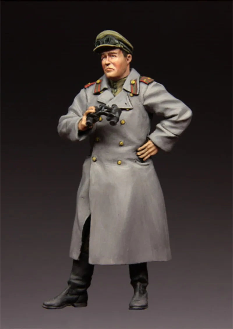 1/35 WWI German Officer in Overcoat with Binoculars, Resin Model Figure Kit, Unassembled and Unpainted