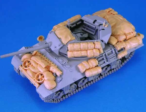1/48 Cold War Soviet Armored Personnel Carrier, Resin Model Vehicle Kit, Unassembled and Unpainted