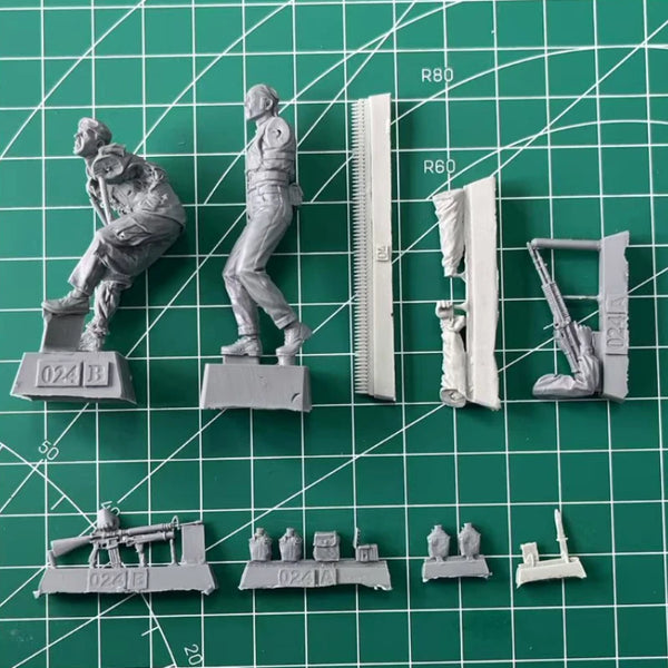 1/35 Vietnam War US Army Breakthrough, 2 Figures, Resin Model Figure Kit, Unassembled and Unpainted