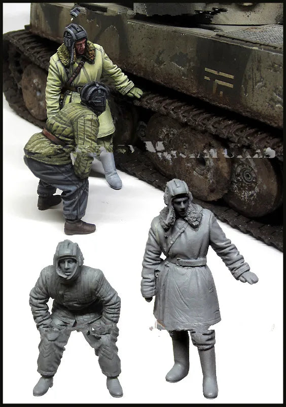 1/35 WWII Soviet Officer with Combat Squad, 2 Figures, Resin Model Figure Kit, Unassembled and Unpainted