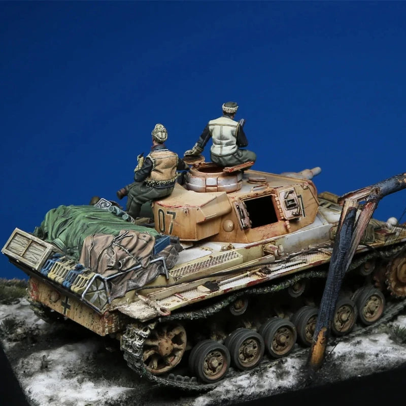 1/35 WWII German Panzer III Tank Crew, 8 Figures, Resin Model Vehicle Kit, Unassembled and Unpainted