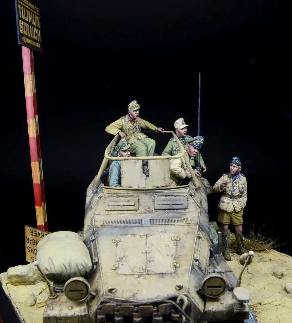 1/35 WWII German Infantry Dismounting Half-Track, 5 Figures, Resin Model Figure Kit, Unassembled and Unpainted