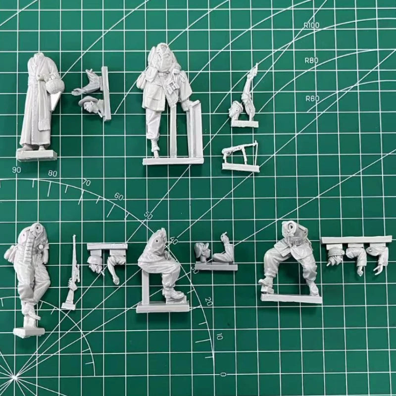 1/35 WWII Italian Paratroopers & Civilian, 5 Figures, Resin Model Figure Kit, Unassembled and Unpainted