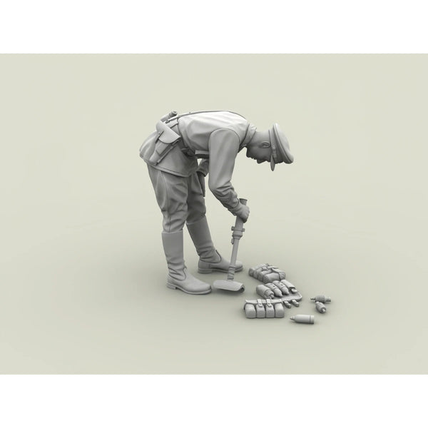 1/35 WWII Soviet Red Army Soldier with Mortar, Resin Model Figure Kit, Unassembled and Unpainted