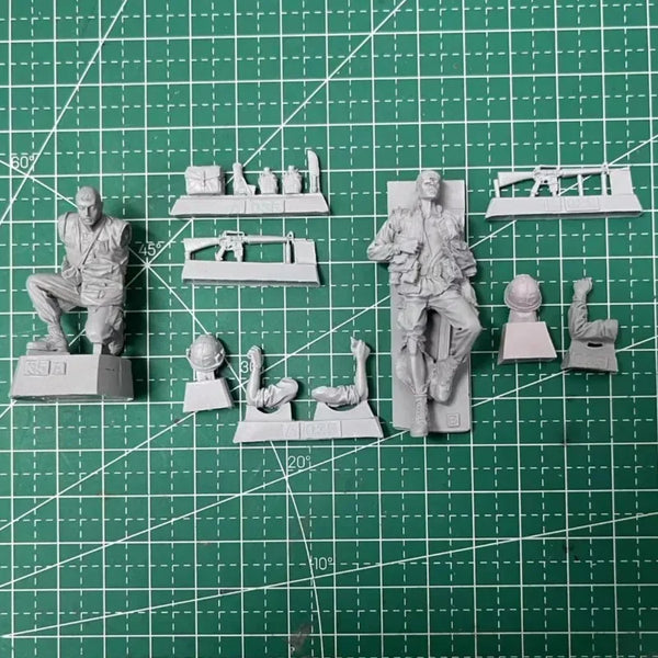 1/35 Vietnam War US Marines Casualty Evacuation, 7 Figures, Resin Model Figure Kit, Unassembled and Unpainted