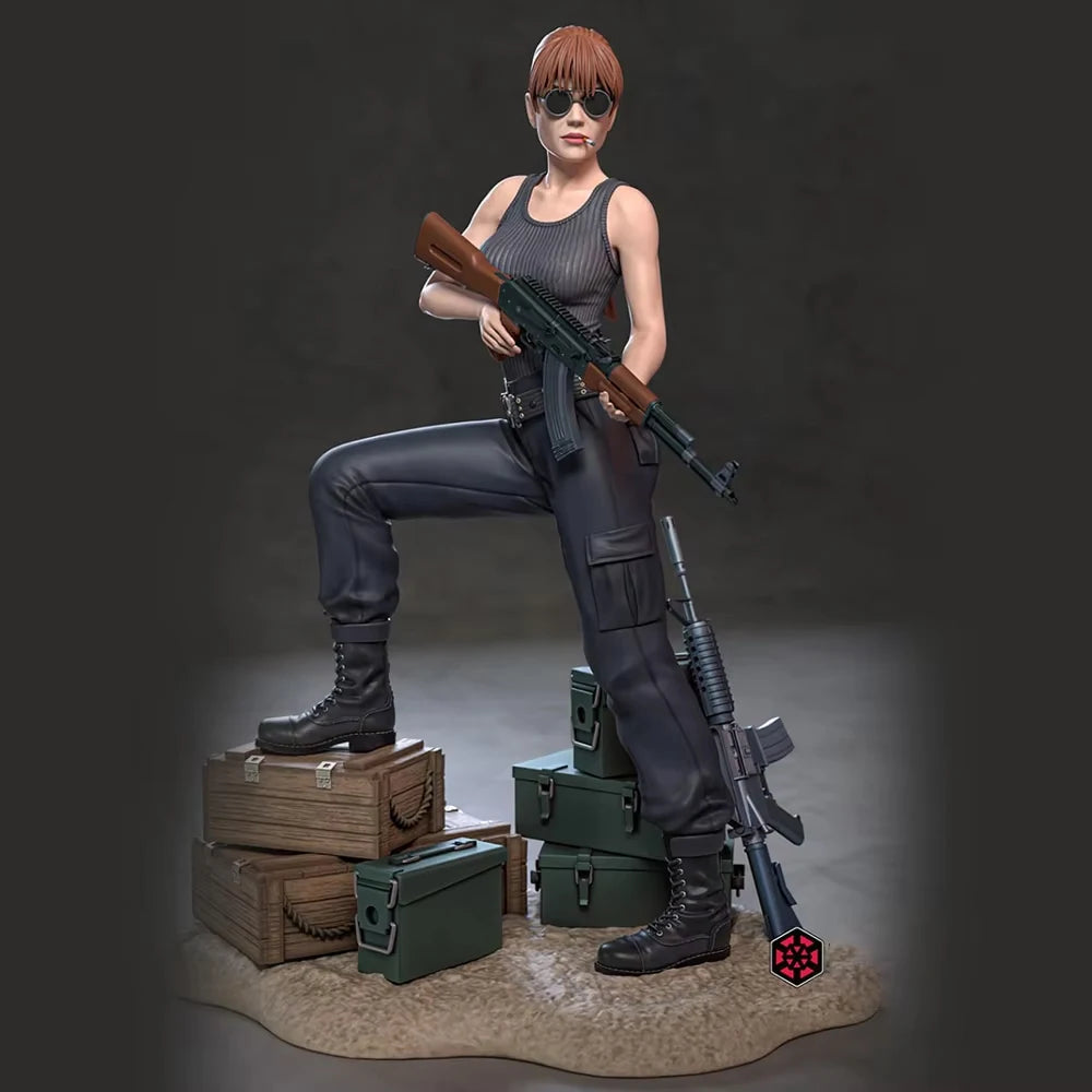 1/24 Modern Red-Haired Female Tactical Operator with Rifle, Resin Model Figure Kit, Unassembled and Unpainted