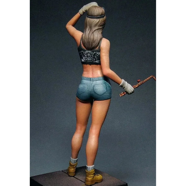 1/35 Modern Gas Welder Girl, Resin Model Figure Kit, Unassembled and Unpainted