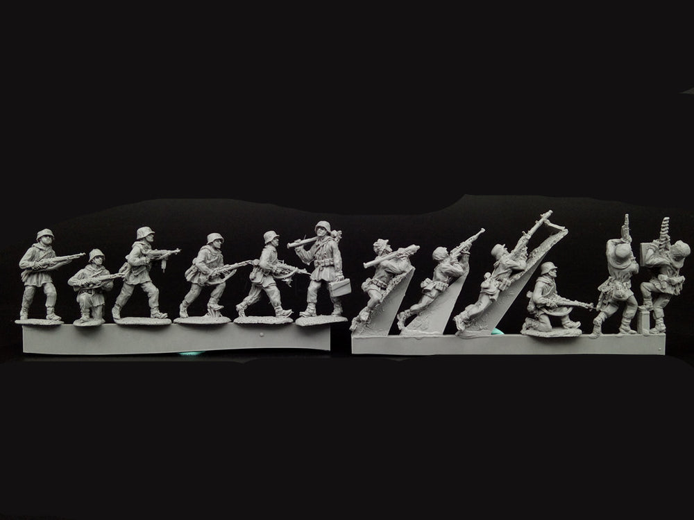 1/72 Modern Infantry Squad in Assault, 12 Figures, Resin Model Figure Kit, Unassembled and Unpainted