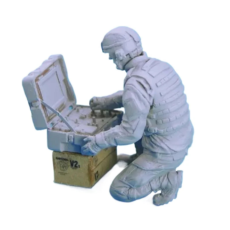 1/35 Modern US EOD Robot Operator, Resin Model Figure Kit, Unassembled and Unpainted