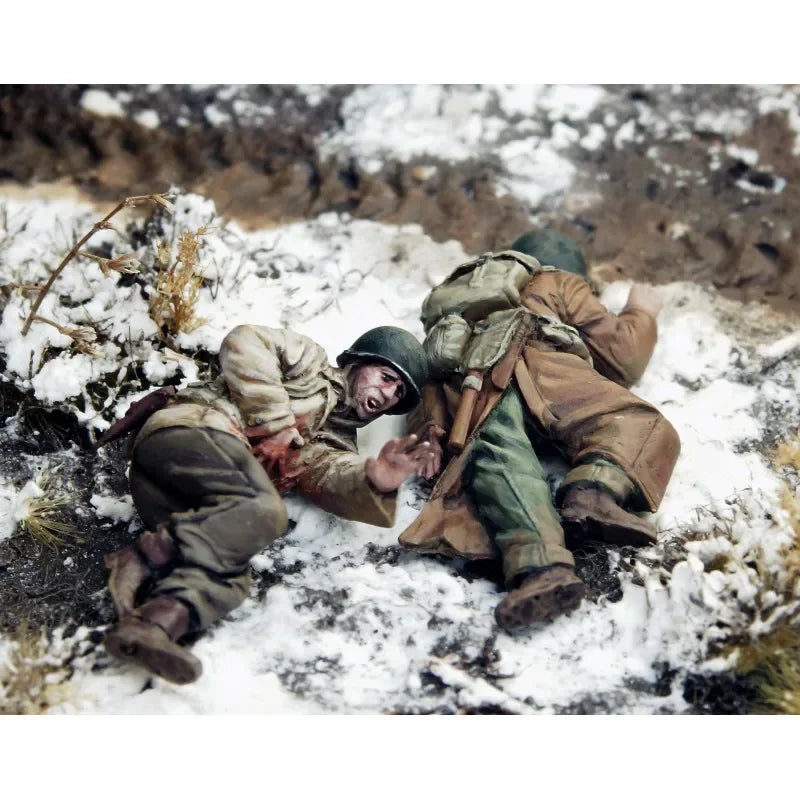1/35 WWII American Wounded Soldiers, 2 Figures, Resin Model Figure Kit, Unassembled and Unpainted