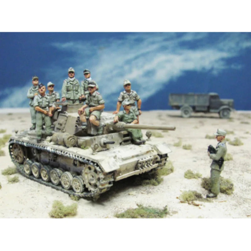 1/72 WWII German Infantry Assault Squad, 8 Figures, Resin Model Figure Kit, Unassembled and Unpainted