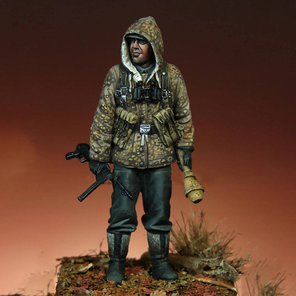 1/35 WWII German Officers and Grenadiers, 2 Figures, Resin Model Figure Kit, Unassembled and Unpainted