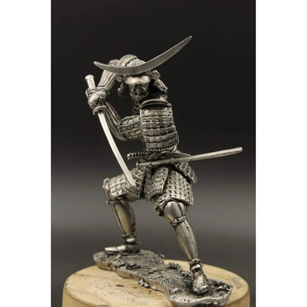 1/24 Ancient Samurai Warrior in Full Armor, Resin Model Figure Kit, Unassembled and Unpainted