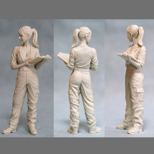 1/20 Female Mechanic, Resin Model Figure Kit, Sci-Fi Theme, Unassembled and Unpainted