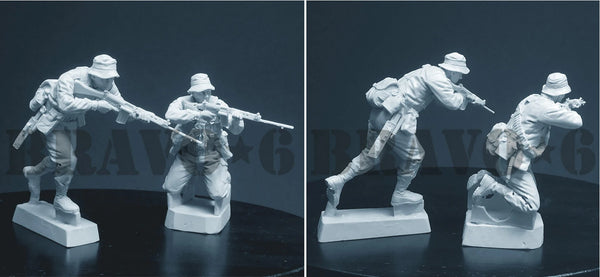 1/35 WWII German Infantry Squad Assaulting, 5 Figures, Resin Model Figure Kit, Unassembled and Unpainted