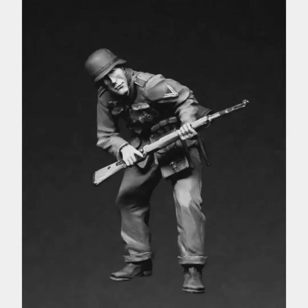 1/35 WWII American Soldier Charging Forward, Resin Model Figure Kit, Unassembled and Unpainted