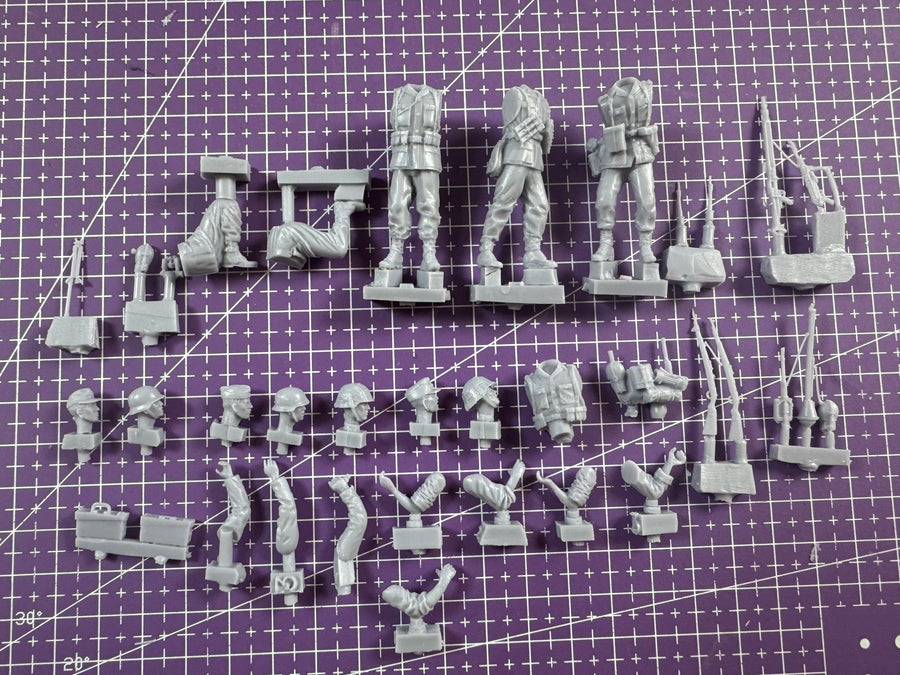 WWII German Infantry Squad 4-Figure Set 1/35 Resin Kit - resin model view 2