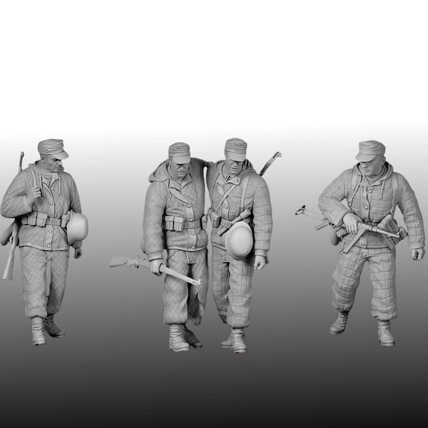 1/35 WWII German Infantry Advancing with Overcoat, 3 Figures, Resin Model Figure Kit, Unassembled and Unpainted