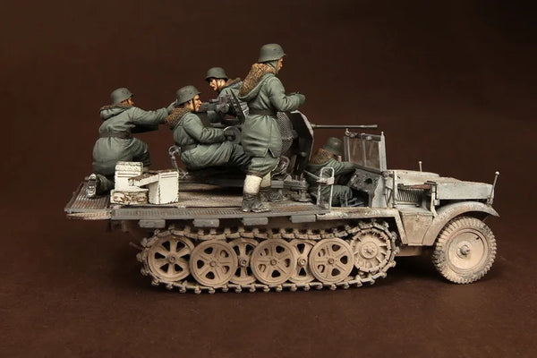 1/35 WWII German Infantry Squad Attacking, 5 Figures, Resin Model Figure Kit, Unassembled and Unpainted