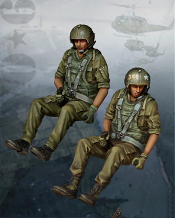 1/35 WWII American Infantrymen, 2 Figures, Resin Model Figure Kit, Unassembled and Unpainted