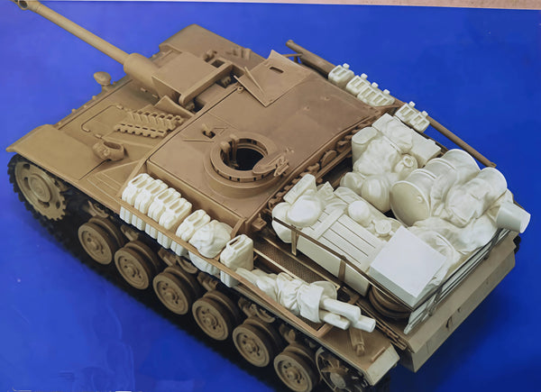 1/35 WWII German Armored Personnel Carrier, Resin Model Vehicle Kit, Unassembled and Unpainted