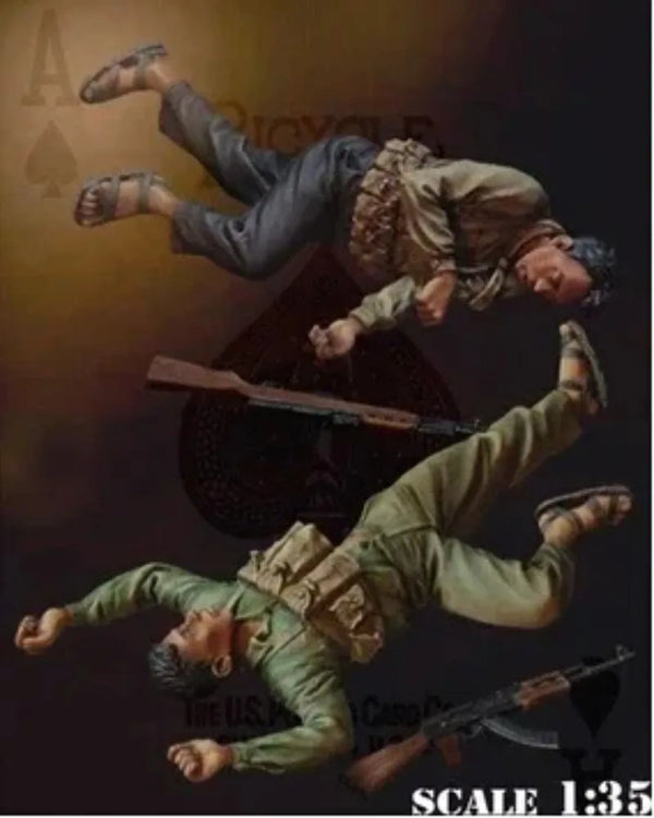 1/35 Vietnam War North Vietnamese Soldiers, 2 Figures, Resin Model Figure Kit, Unassembled and Unpainted