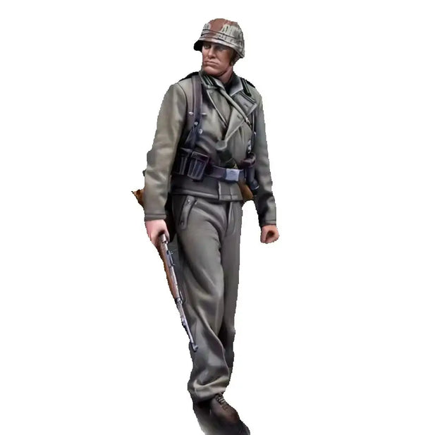 1/35 WWII German Soldier with Rifle and Field Gear, Resin Model Figure Kit, Unassembled and Unpainted