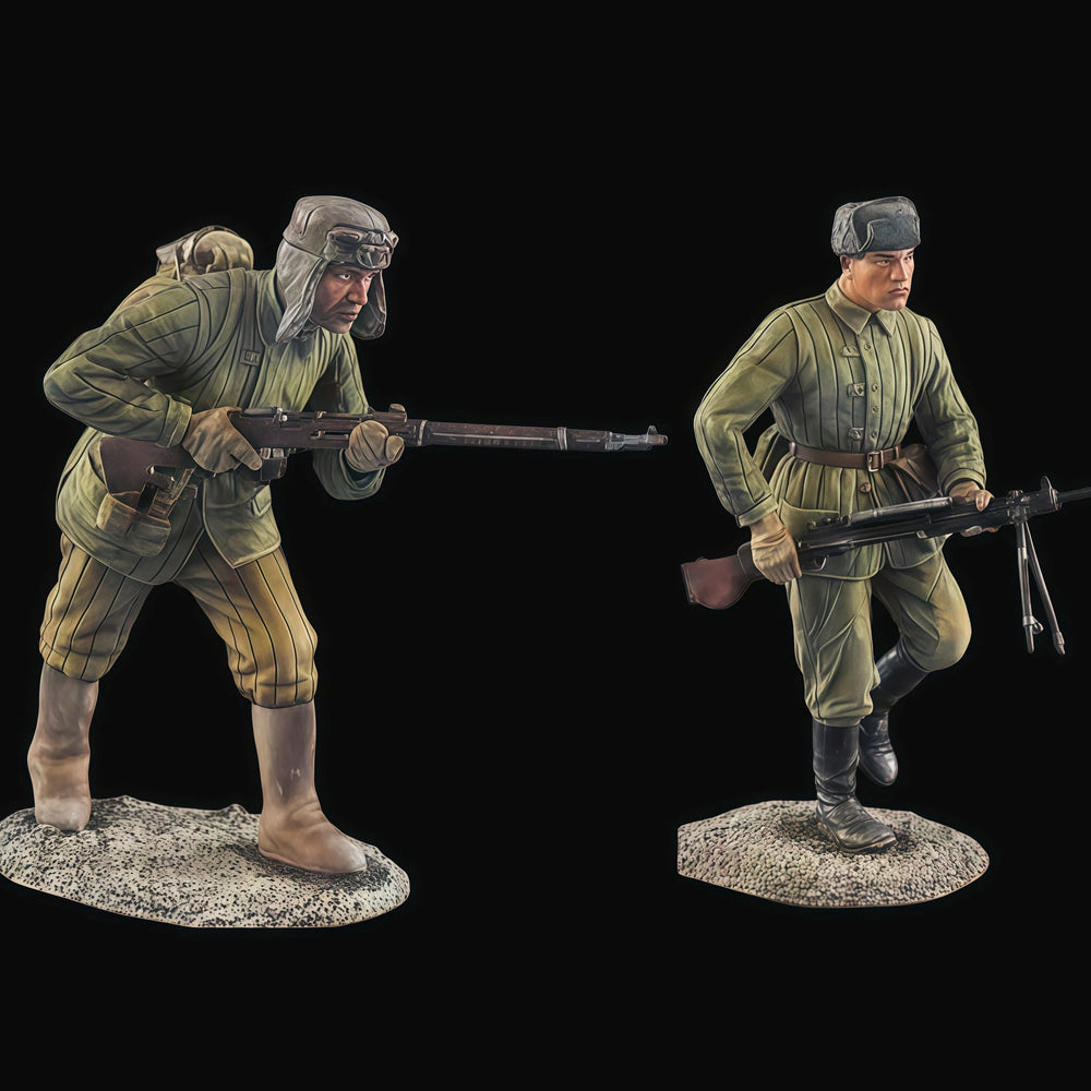 1/35 WWII Soviet Infantry Squad in Combat Uniforms, 4 Figures, Resin Model Figure Kit, Unassembled and Unpainted