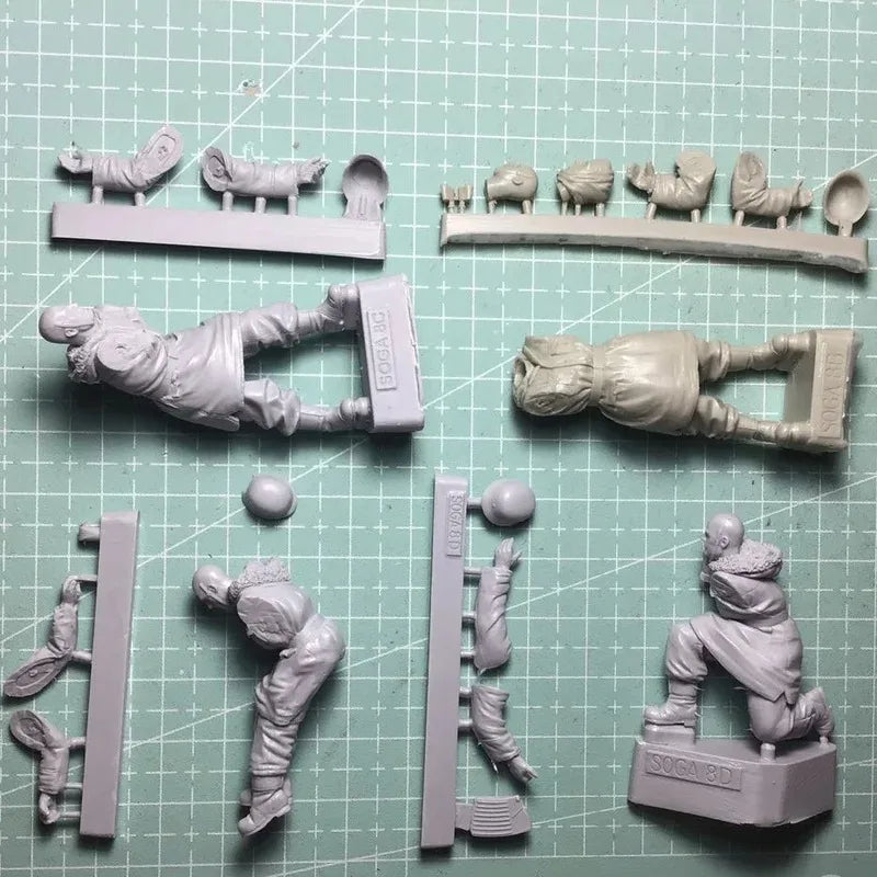 1/35 Modern Military Artillery Team, 4 Figures, Resin Model Figure Kit, Unassembled and Unpainted