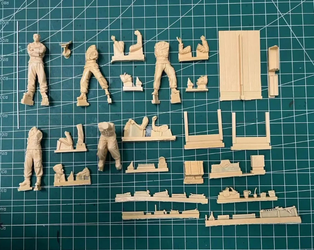 1/35 WWII Tank Maintenance Crew, 5 Figures, Resin Model Diorama Kit, Unassembled and Unpainted