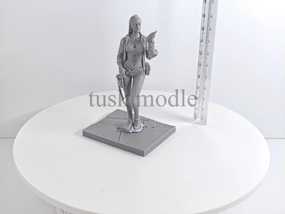 90mm Modern Female Operator with Rifle, Resin Model Figure Kit, Unassembled and Unpainted