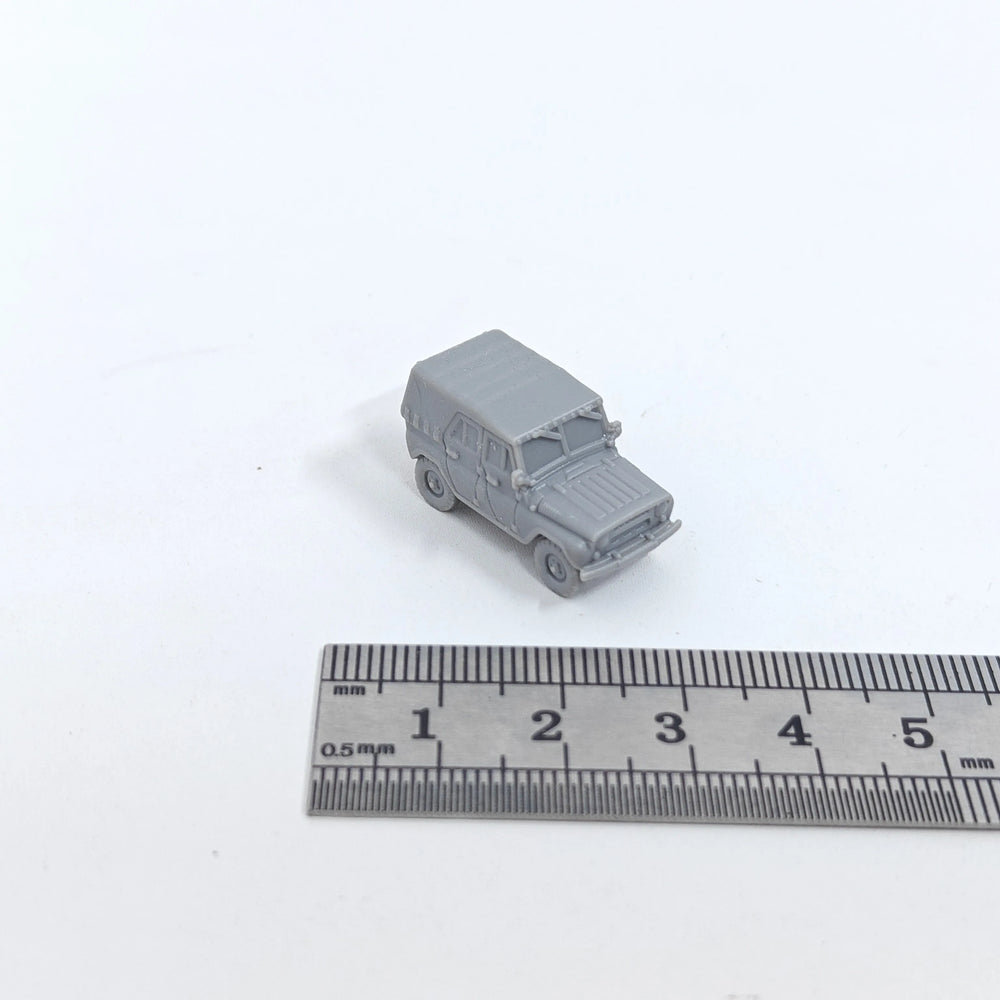 1/144 Cold War UAZ-469 Soviet Light Utility Vehicle, Resin Model Vehicle Kit, Unassembled and Unpainted