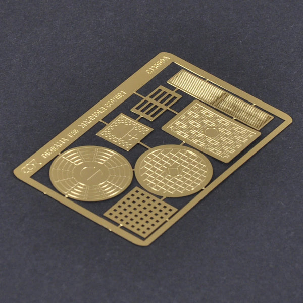 1/35 Manhole Covers & Sewer Grates, Resin Model Accessory Kit, Historical Theme, Unpainted
