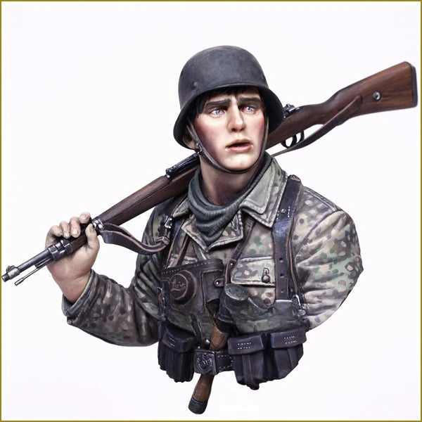1/10 WWII German Soldier with Rifle, Resin Model Bust Kit, Unassembled and Unpainted