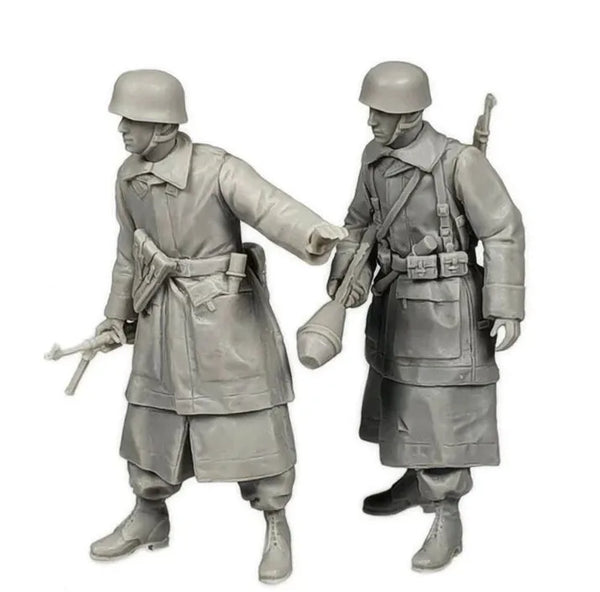 1/35 WWII German Infantry in Greatcoats, 2 Figures, Resin Model Figure Kit, Unassembled and Unpainted