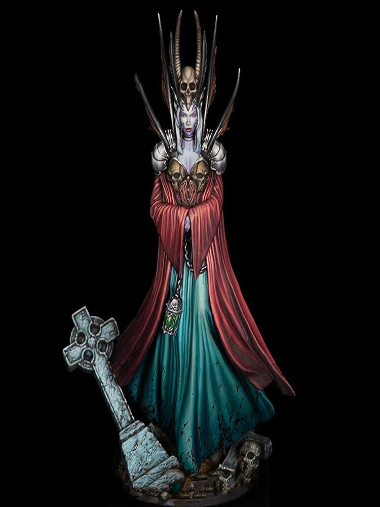 1/24 Sorceress with Spiked Crown and Ornate Staff, Resin Model Figure Kit, Fantasy Theme, Unassembled and Unpainted