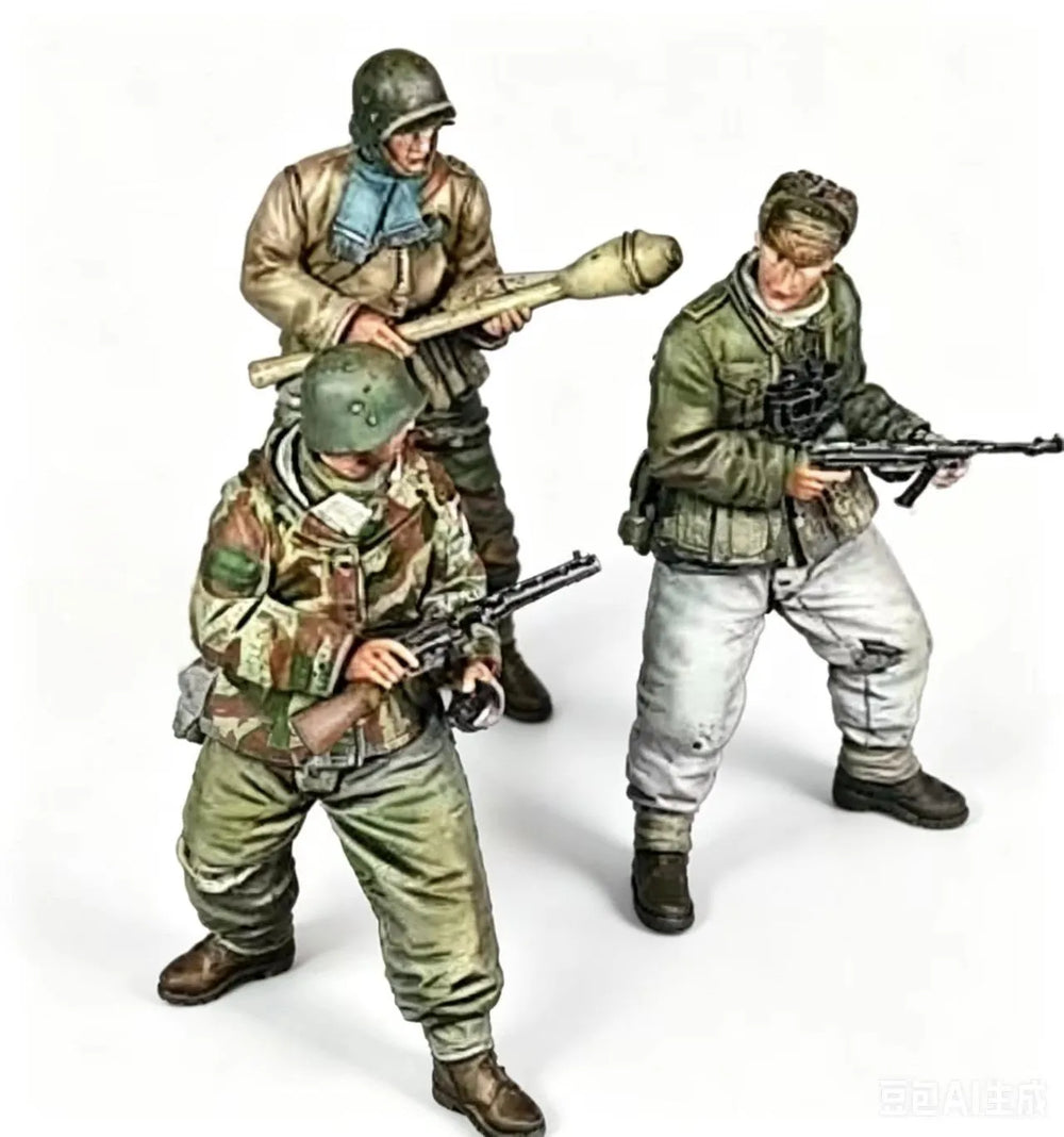 1/35 WWII German Assault Squad with Panzerfaust, 3 Figures, Resin Model Figure Kit, Unassembled and Unpainted