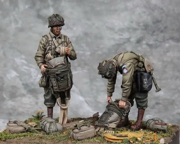 1/35 WWII German Infantry Squad Advancing, 7 Figures, Resin Model Figure Kit, Unassembled and Unpainted