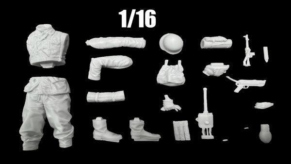 1/16 WWII German Infantryman Standing with Pickelhaube Rifle, Resin Model Figure Kit, Unassembled and Unpainted