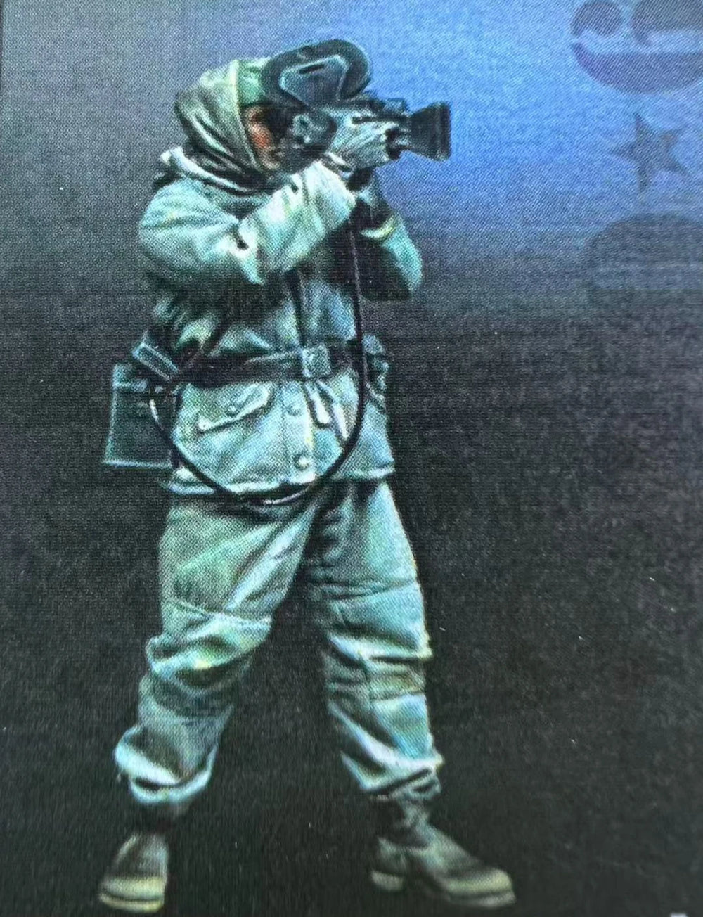 1/35 Modern War Photographer with Telephoto Lens, Resin Model Figure Kit, Unassembled and Unpainted